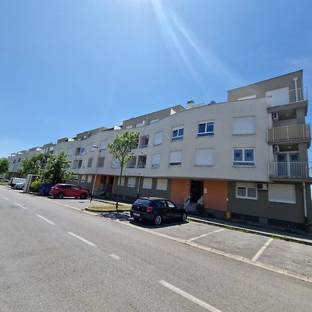 Apartment Rose Sesvete Exterior foto